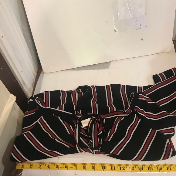 Flying tomato top size small off shoulders - Picture 7 of 8